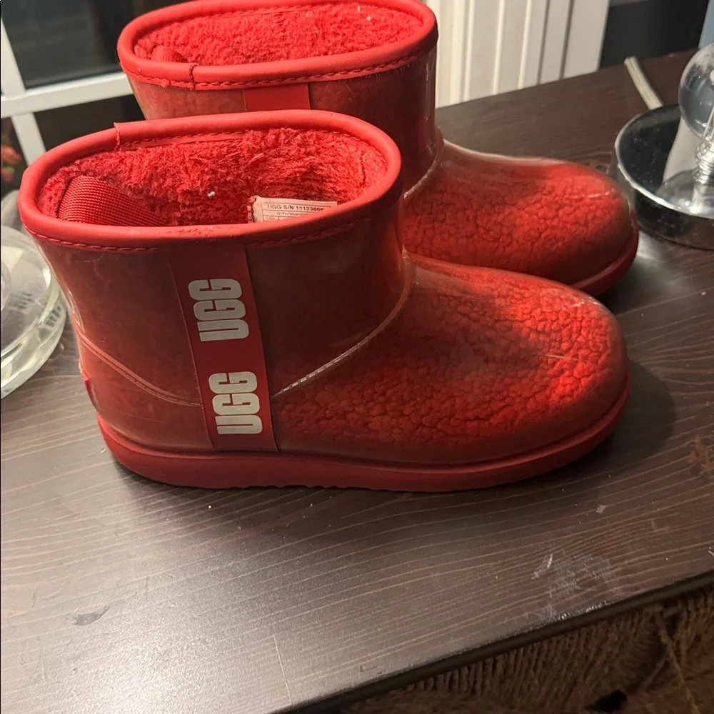 UGG Classic Clear Mini Samba Red Rubber Sheepskin Boots Kids Size 3 - Picture 2 of 4